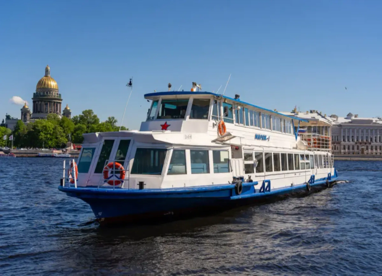 Теплоход «Мираж»